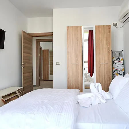 Sea Breeze 2bd Apt N Pools Alezzi Beach Daire *