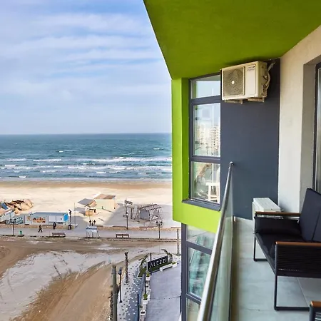 Sea Breeze 2bd Apt N Pools Alezzi Beach *