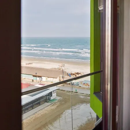 Sea Breeze 2bd Apt N Pools Alezzi Beach Daire *