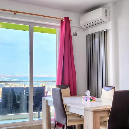 Sea Breeze 2bd Apt N Pools Alezzi Beach * Navodari