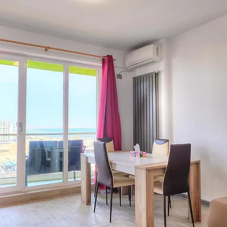 Sea Breeze 2bd Apt N Pools Alezzi Beach * Năvodari