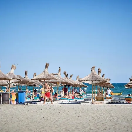 Sea Breeze 2bd Apt N Pools Alezzi Beach * Năvodari